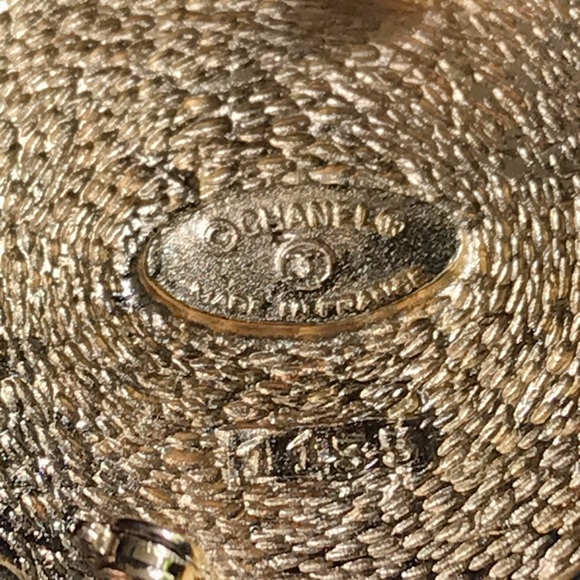 Authentic Chanel Gold Brooch 31 Rue Cambon Paris - Picture 3 of 6